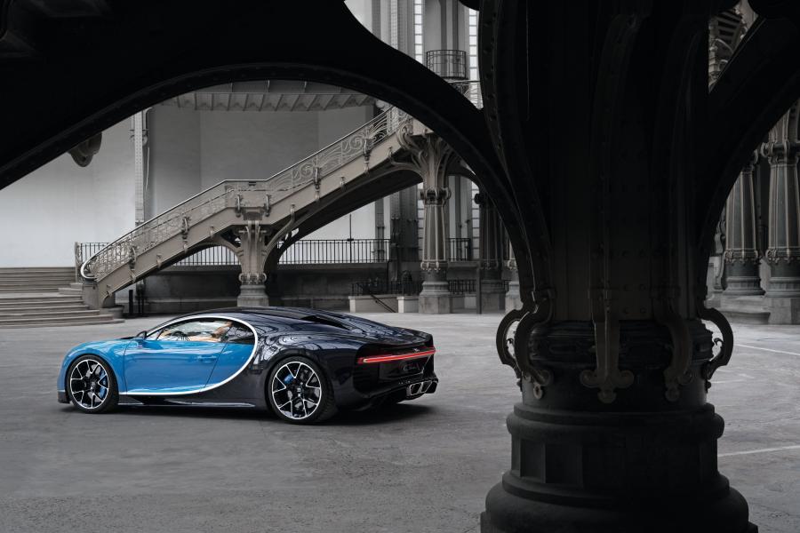  Bugatti Chiron 2016 года  (фото 28 из 51)